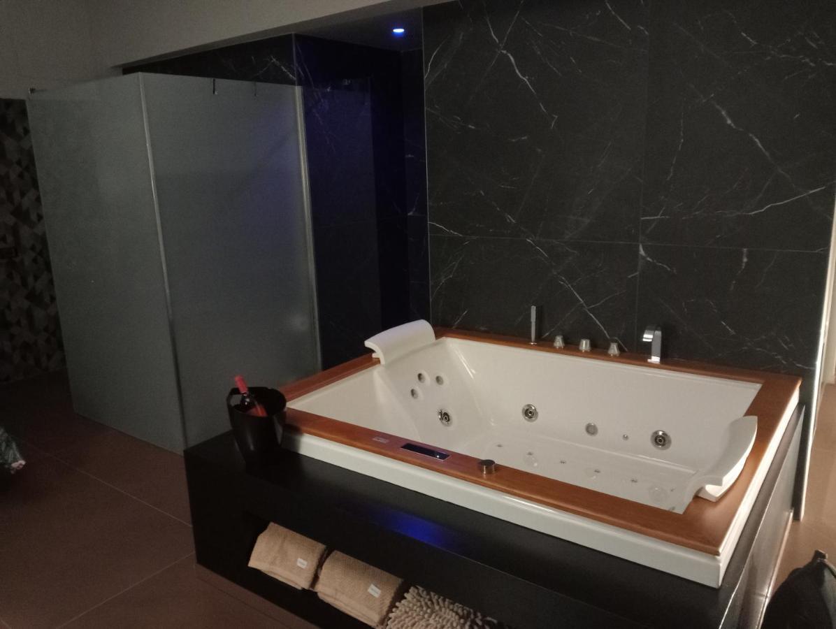 Suite Luxurya Bari Exterior foto