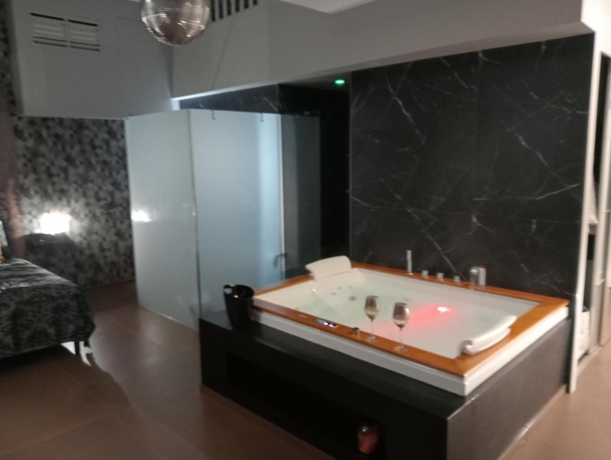 Suite Luxurya Bari Exterior foto